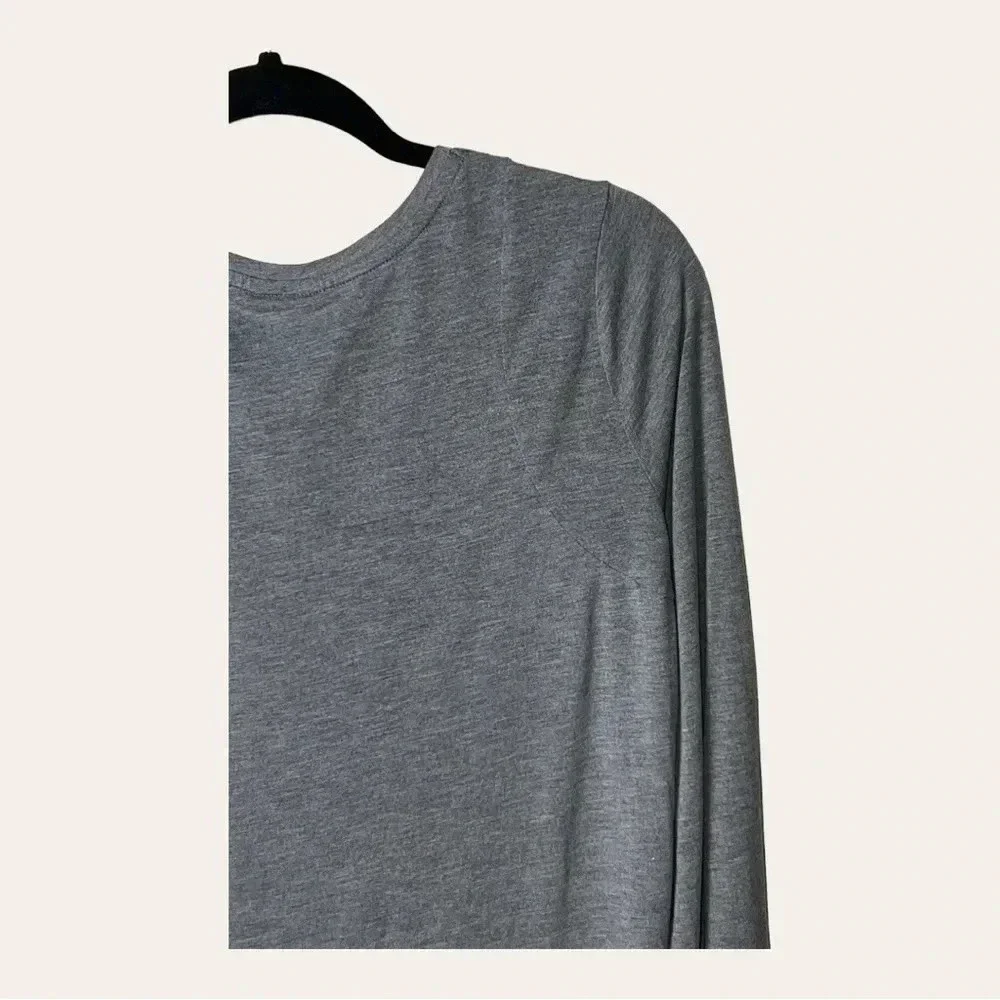 0740. NIKE LONG SLEEVE JERSEY MATERIAL TOP GRAY IN COLOR‎ SIZE MEDIUM